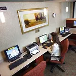Hampton Inn Newark Airport 
